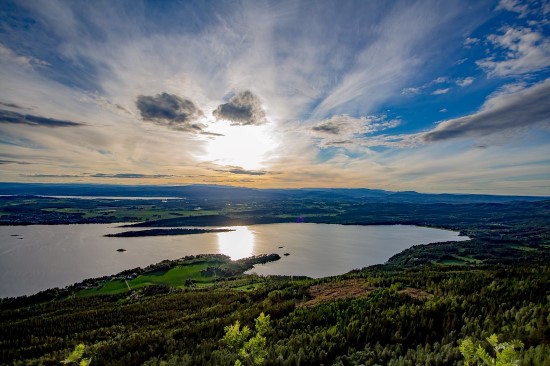 Utsikt fra Mørkonga mot Steinsfjorden og Hønefoss